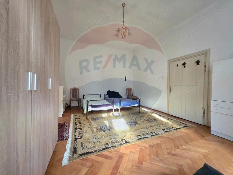 Casă cu 4 camere cu Teren 332 Mp în Ultracentral