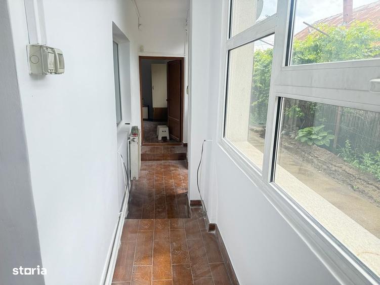 Casă cu 4 camere în Dumbrava