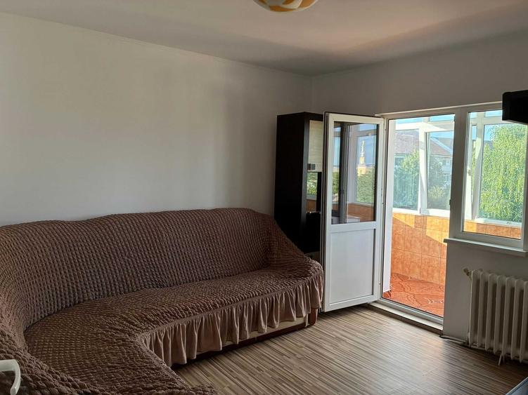 Apartament cu 2 camere decomandat, mobilat în Central