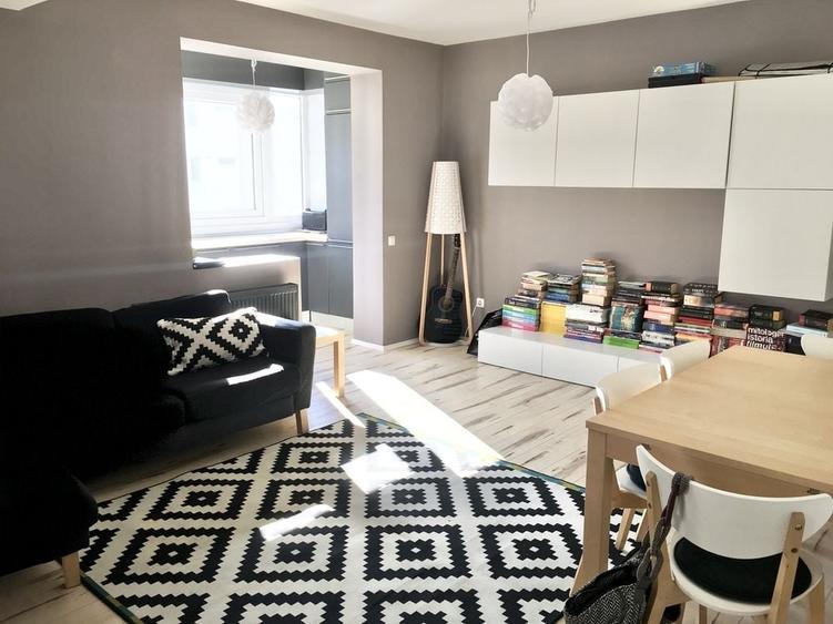 Apartament cu 3 camere decomandat în Turnișor
