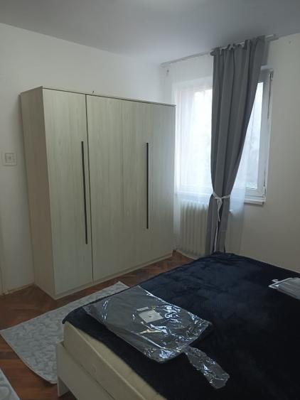 Proprietar inchiriez ap. 4 camere  ultracentral  - 4