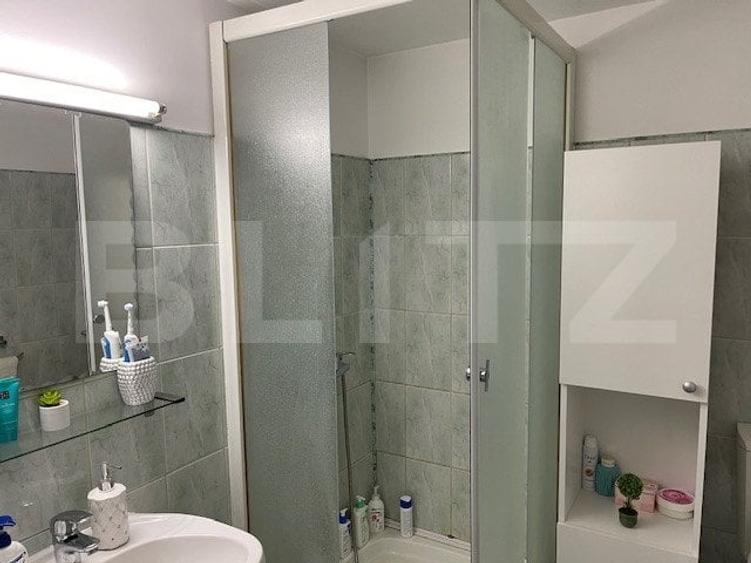 Casă individuală cu 5 camere cu Canalizare în Lăpuș Argeș