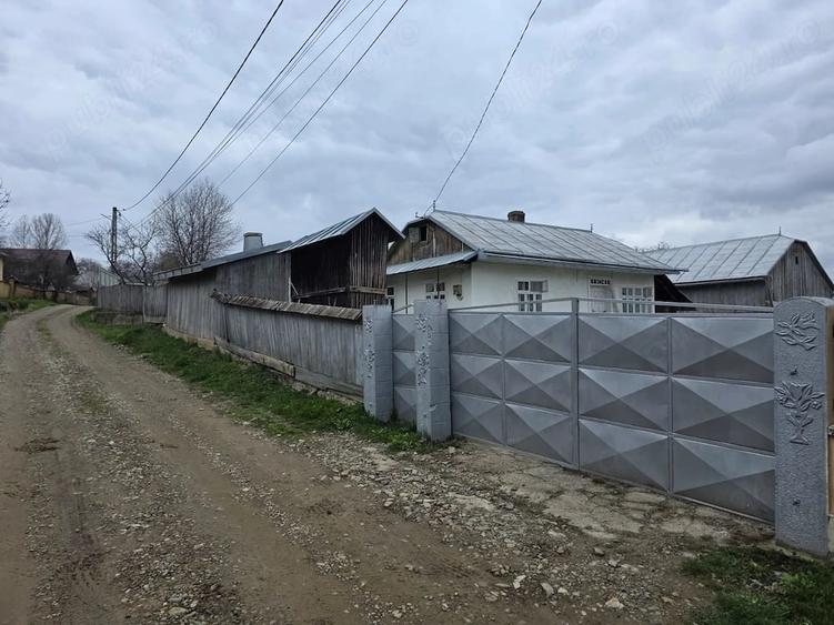 Casă cu 2 camere cu Teren 2270 Mp în Bosanci