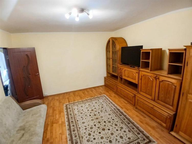 Apartament cu 3 camere decomandat în Centru Civic