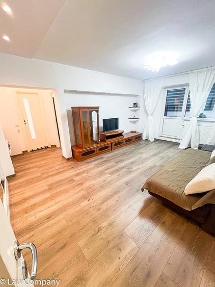 Apartament cu 2 camere semidecomandat în Frații Golești