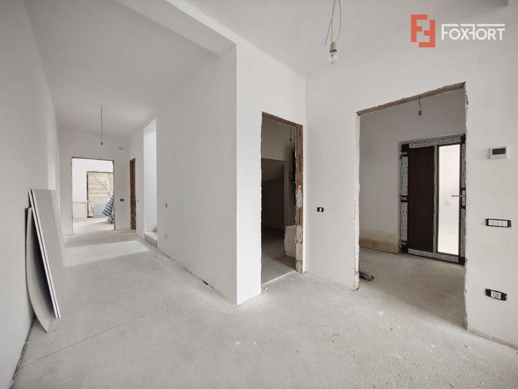 Duplex cu 4 camere semidecomandat cu Canalizare în Giroc