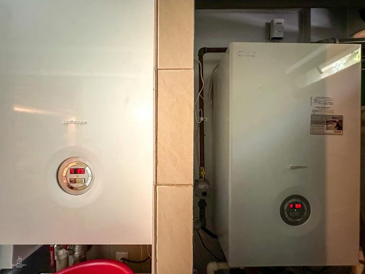 Casă cu 10 camere cu Canalizare în Titan
