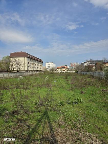 Teren de 5000 mp, în Drumul Taberei