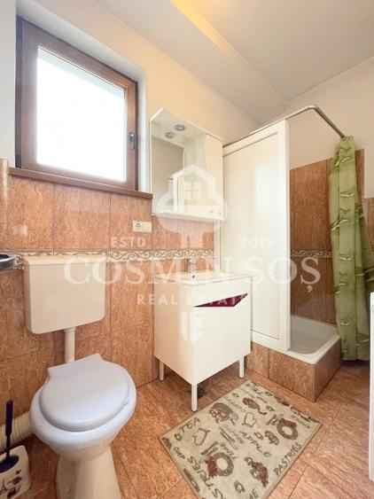 Casă individuală cu 8 camere cu Canalizare în Florești