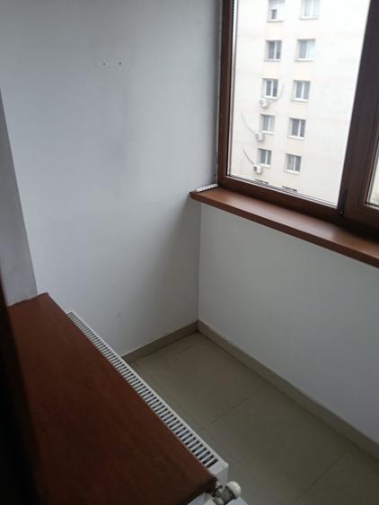 Apartament cu 3 camere semidecomandat, mobilat în Titan