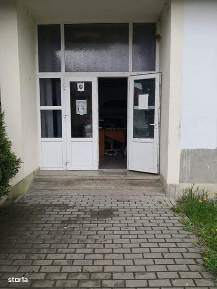 Spațiu comercial, de 90 mp, în Simeria