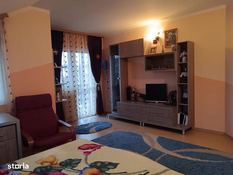 Casă cu 4 camere cu Teren 1000 Mp în Central