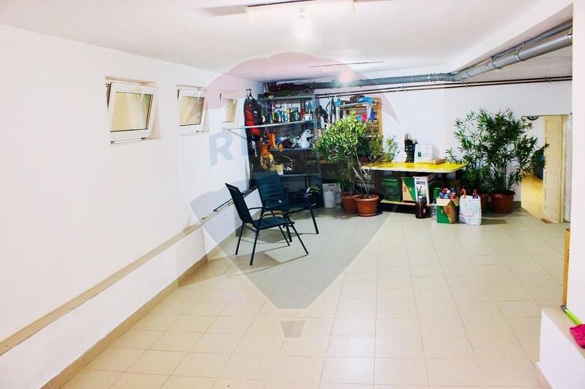 Casă cu 6 camere cu Teren 719 Mp în Oncea