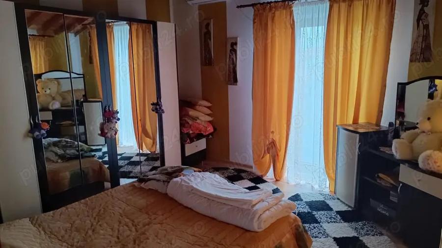 Casă cu 6 camere cu Teren 700 Mp în Cazasu