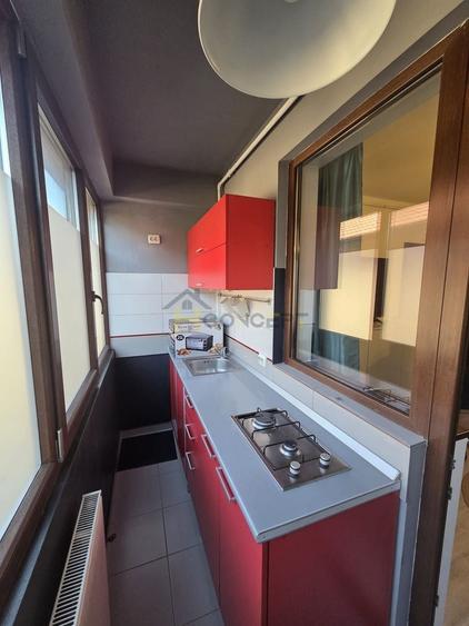 Apartament cu 2 camere decomandat, mobilat în Central