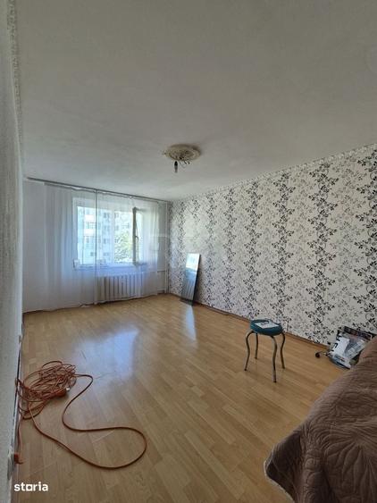 Apartament cu 3 camere decomandat în Basarabia