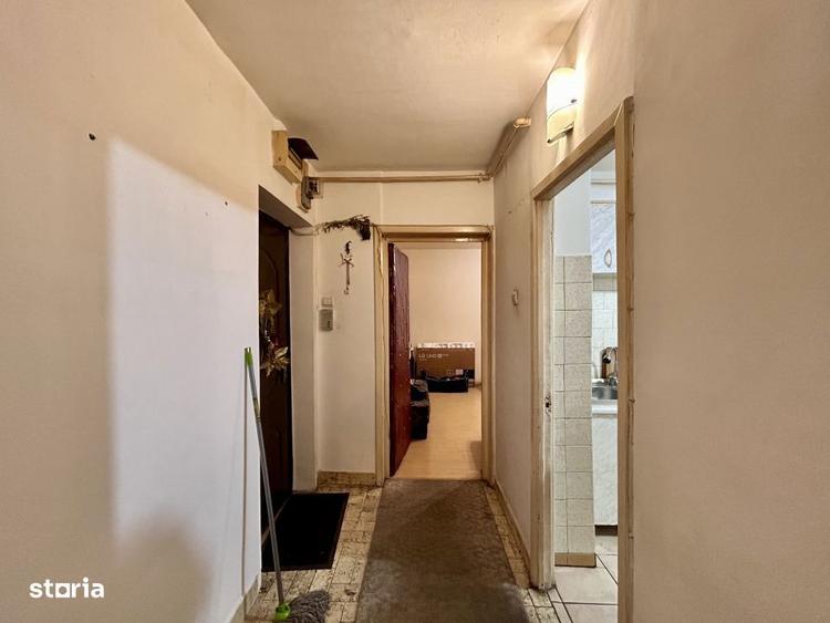 Apartament cu 3 camere decomandat în Republicii