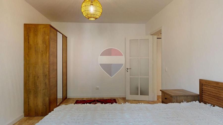 Apartament cu 3 camere decomandat, mobilat în Răcădău