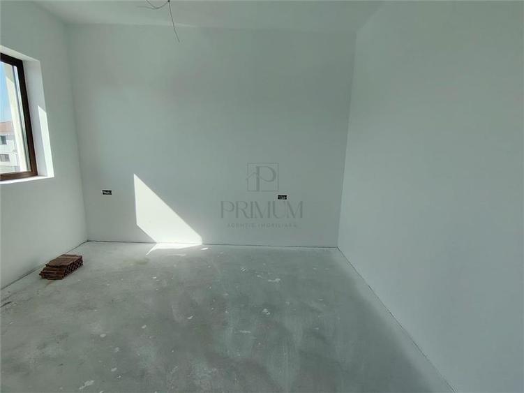 Duplex cu 4 camere cu Canalizare în Moșnița Nouă