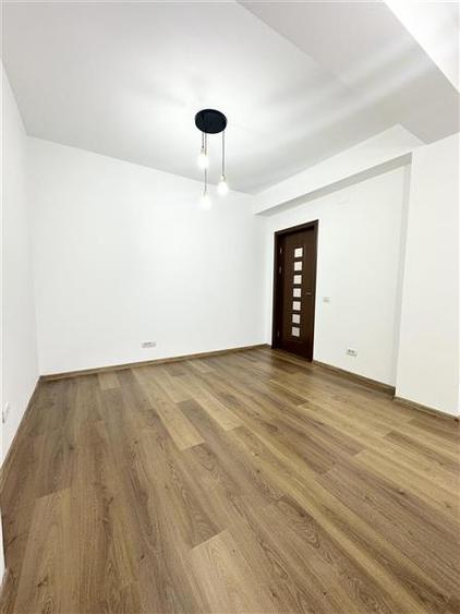 Birou, de 60 mp, în Tomis II