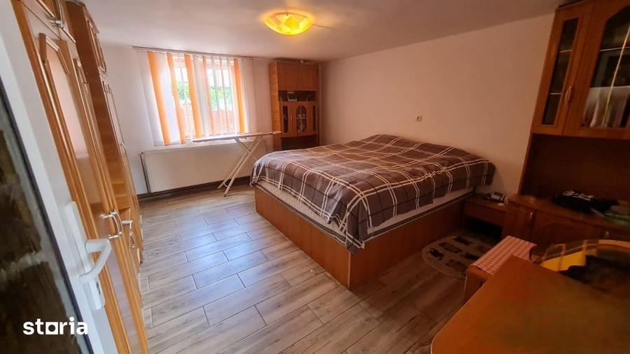 Casă cu 1 camere cu Teren 450 Mp în Trei Stejari