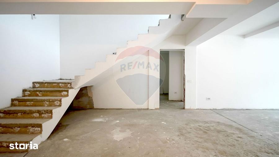 Apartament cu 4 camere în Schei