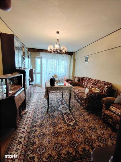 Apartament cu 3 camere decomandat în Grivița