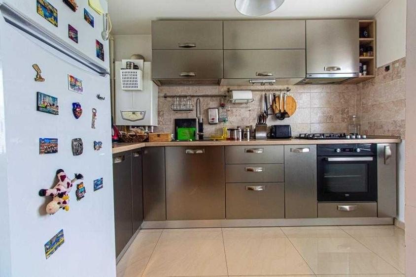 Apartament cu 3 camere decomandat în Central