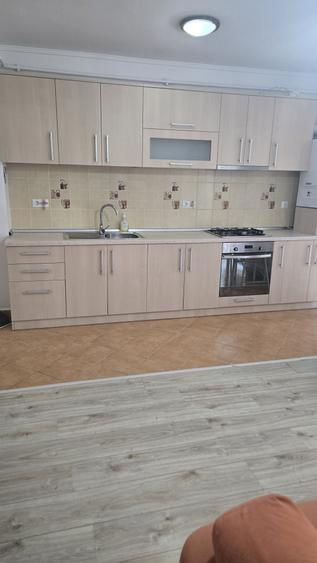 Apartament cu 2 camere semidecomandat în Florești