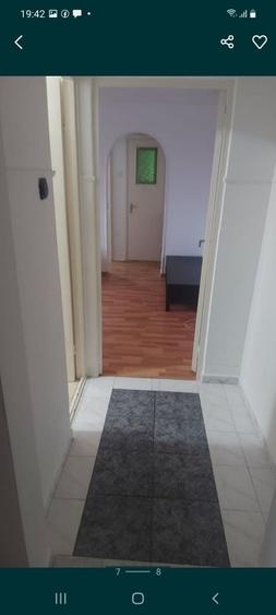 Apartament cu 3 camere semidecomandat în Rahova