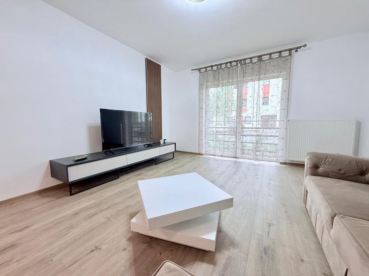 Apartament cu 2 camere decomandat în Tractorul
