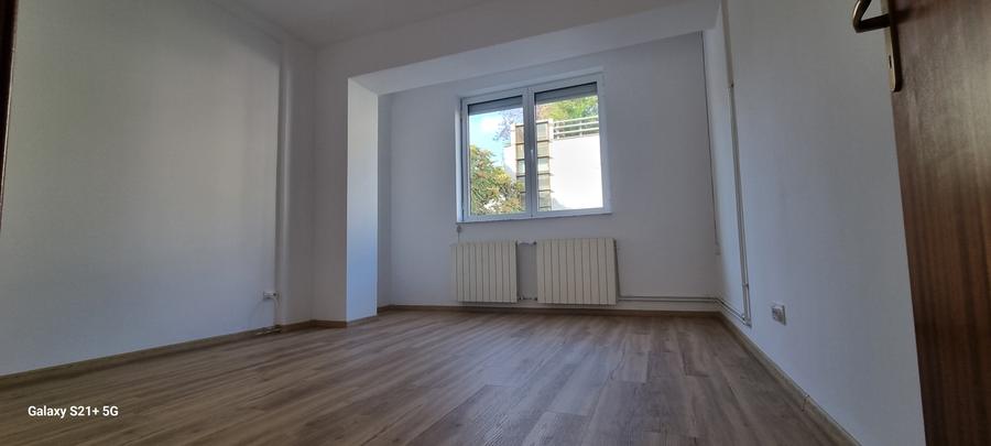Apartament cu 3 camere decomandat în Dorobanți