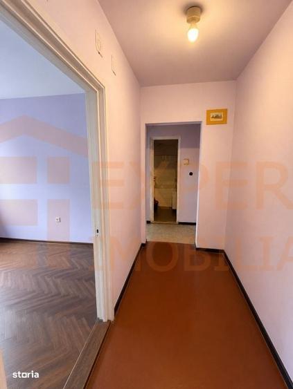 Apartament cu 3 camere semidecomandat în Tomis Nord