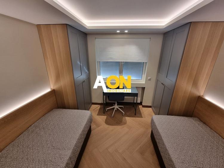 Apartament cu 3 camere decomandat, mobilat în Central