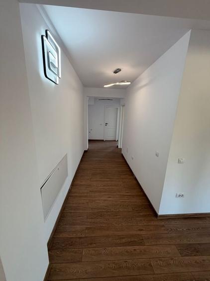 Apartament cu 3 camere decomandat în Bucium