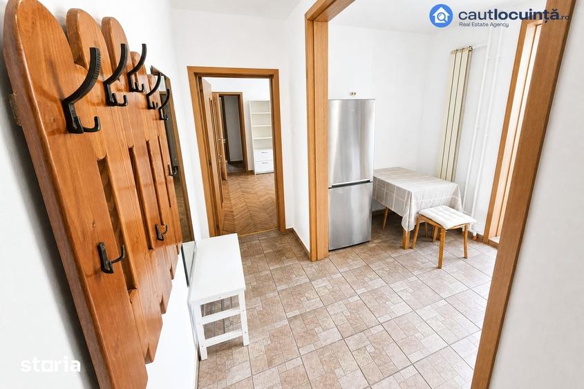 Apartament cu 3 camere semidecomandat în Titan