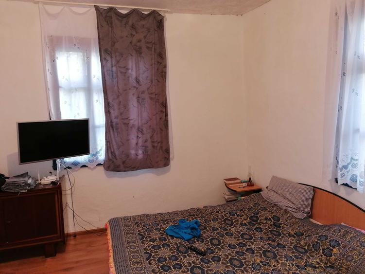 Casă cu 3 camere cu Teren 5000 Mp în Scorțaru Vechi