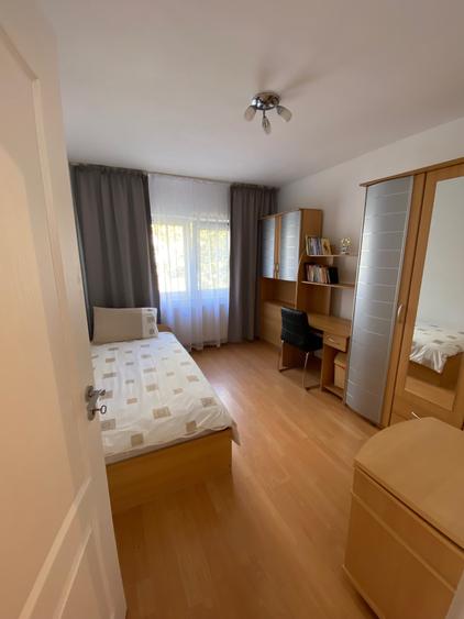 Apartament cu 4 camere decomandat în Rogerius
