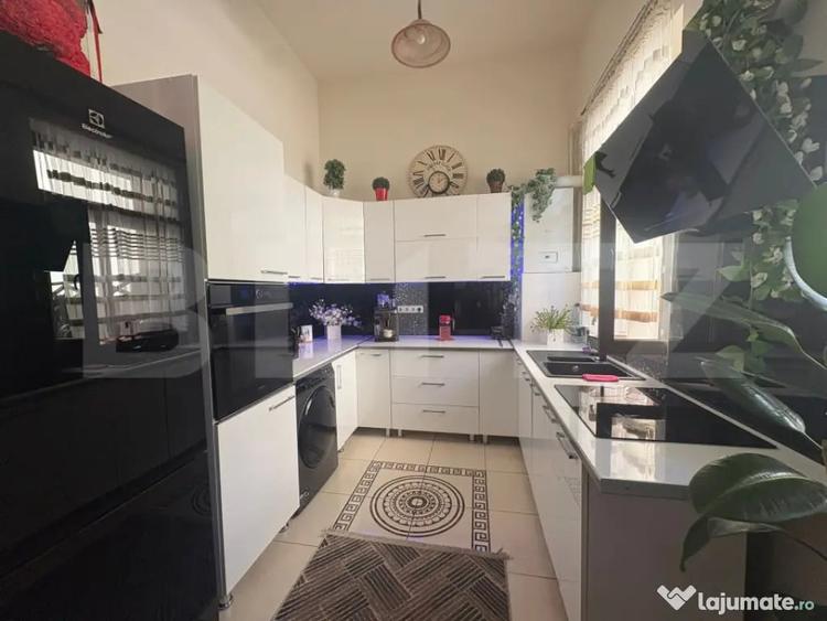 Casă cu 5 camere cu Teren 60 Mp în Ultracentral
