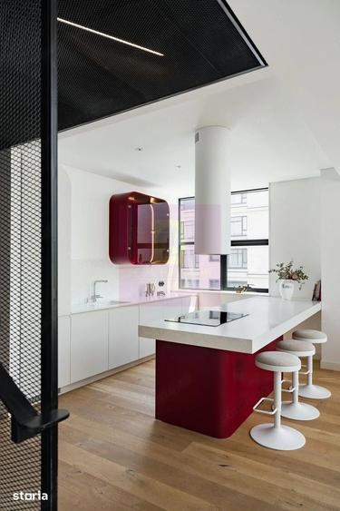 Apartament cu 4 camere semidecomandat în Pipera