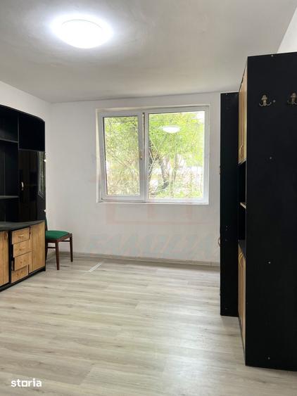 Garsonieră în Micro 19