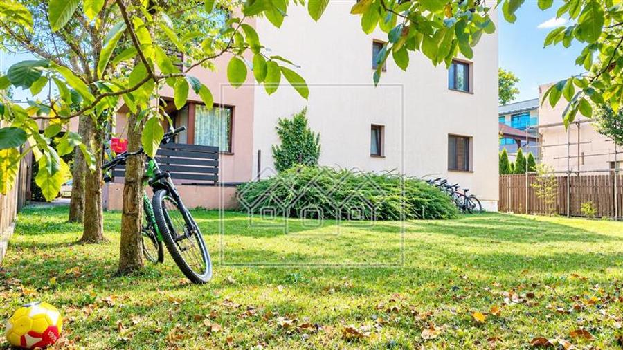 Apartament cu 3 camere decomandat în Calea Dumbrăvii