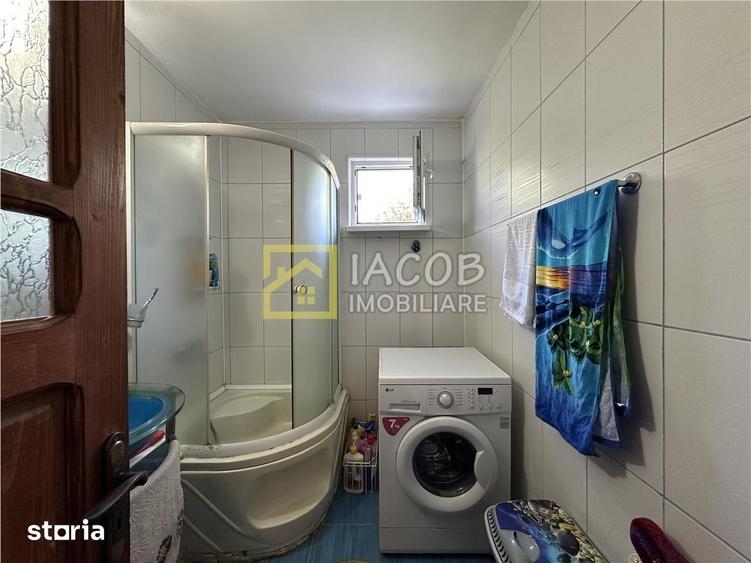 Apartament cu 3 camere decomandat în Republicii