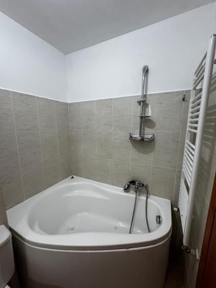 Apartament cu 3 camere decomandat în Bucureștii Noi