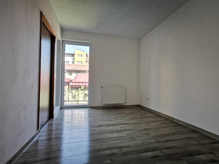 Apartament cu 2 camere decomandat în Florești