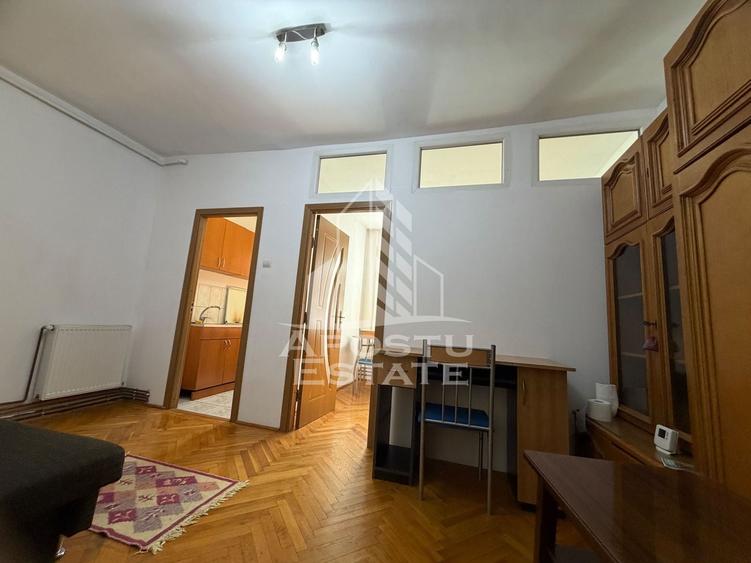 Apartament cu 2 camere semidecomandat în Complex Studențesc