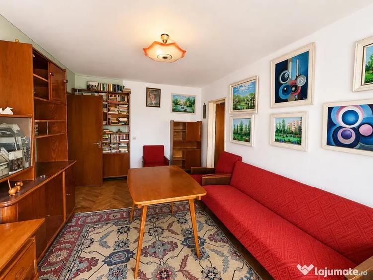 Apartament cu 3 camere semidecomandat în Tomis Mall