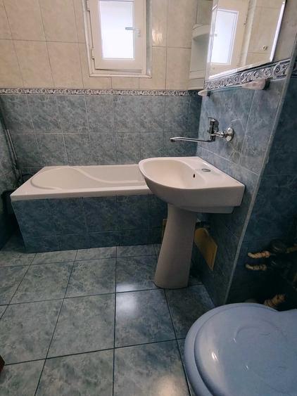Apartament cu 3 camere decomandat în Paltiniș