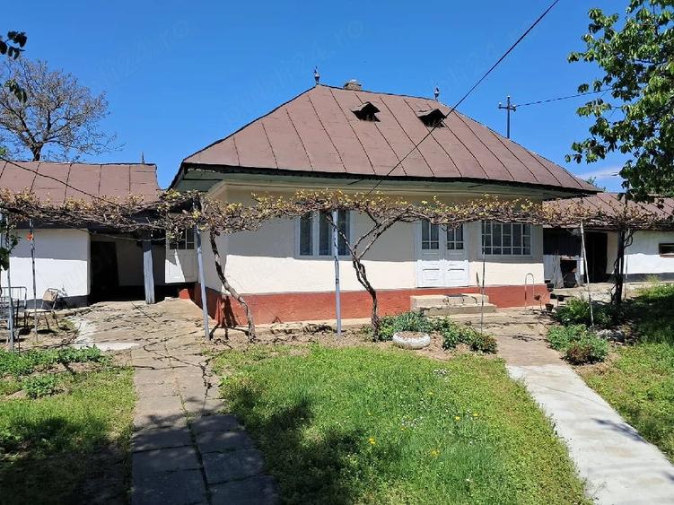 Teren de 3056 mp, în Central