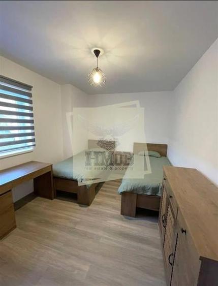 Apartament cu 3 camere semidecomandat, mobilat în Piața Cluj
